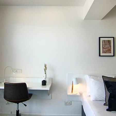 Phaedrus Living: Luxury Suite Nicosia 505 Buitenkant foto