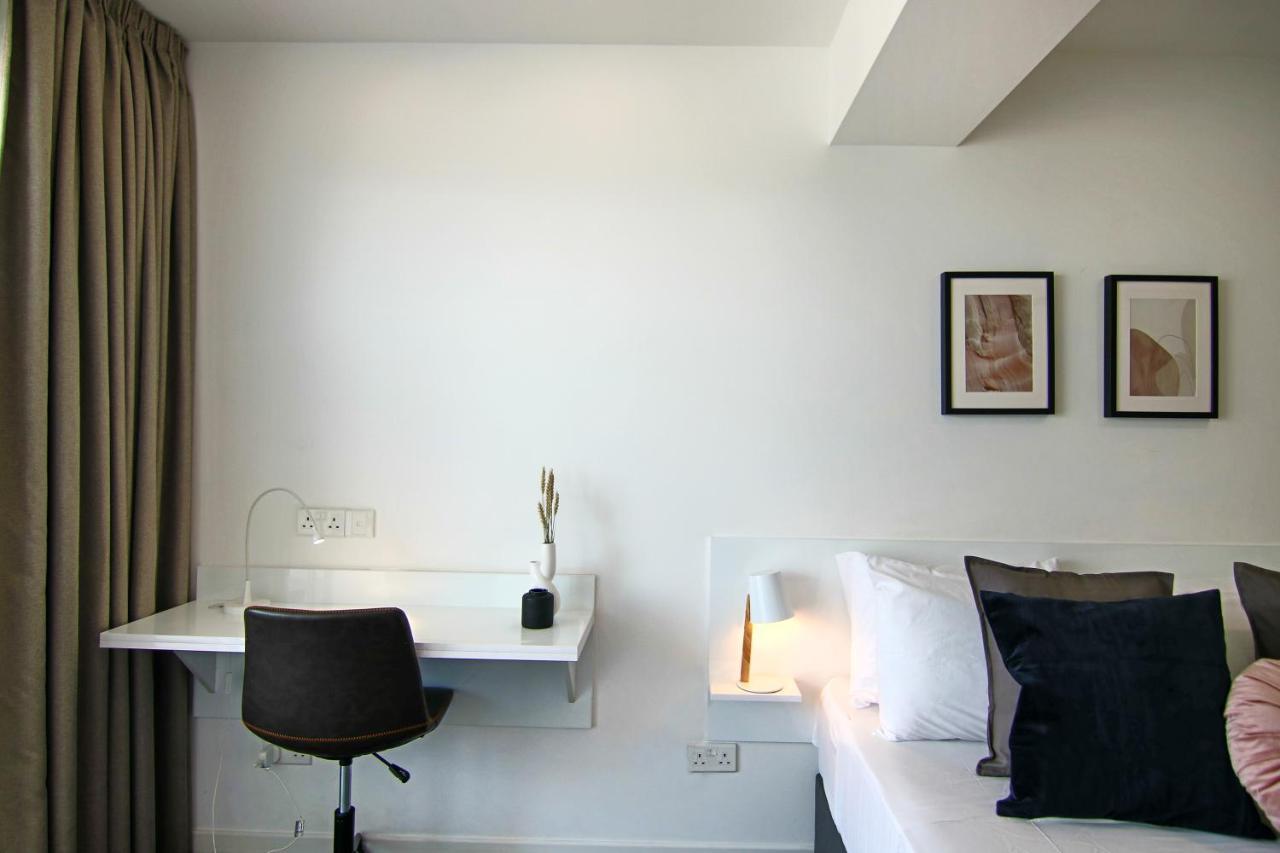 Phaedrus Living: Luxury Suite Nicosia 505 Buitenkant foto