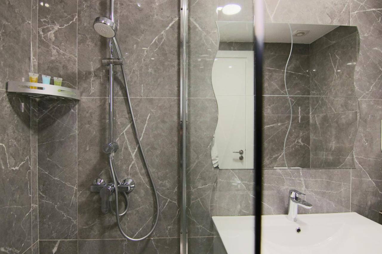 Phaedrus Living: Luxury Suite Nicosia 505 Buitenkant foto