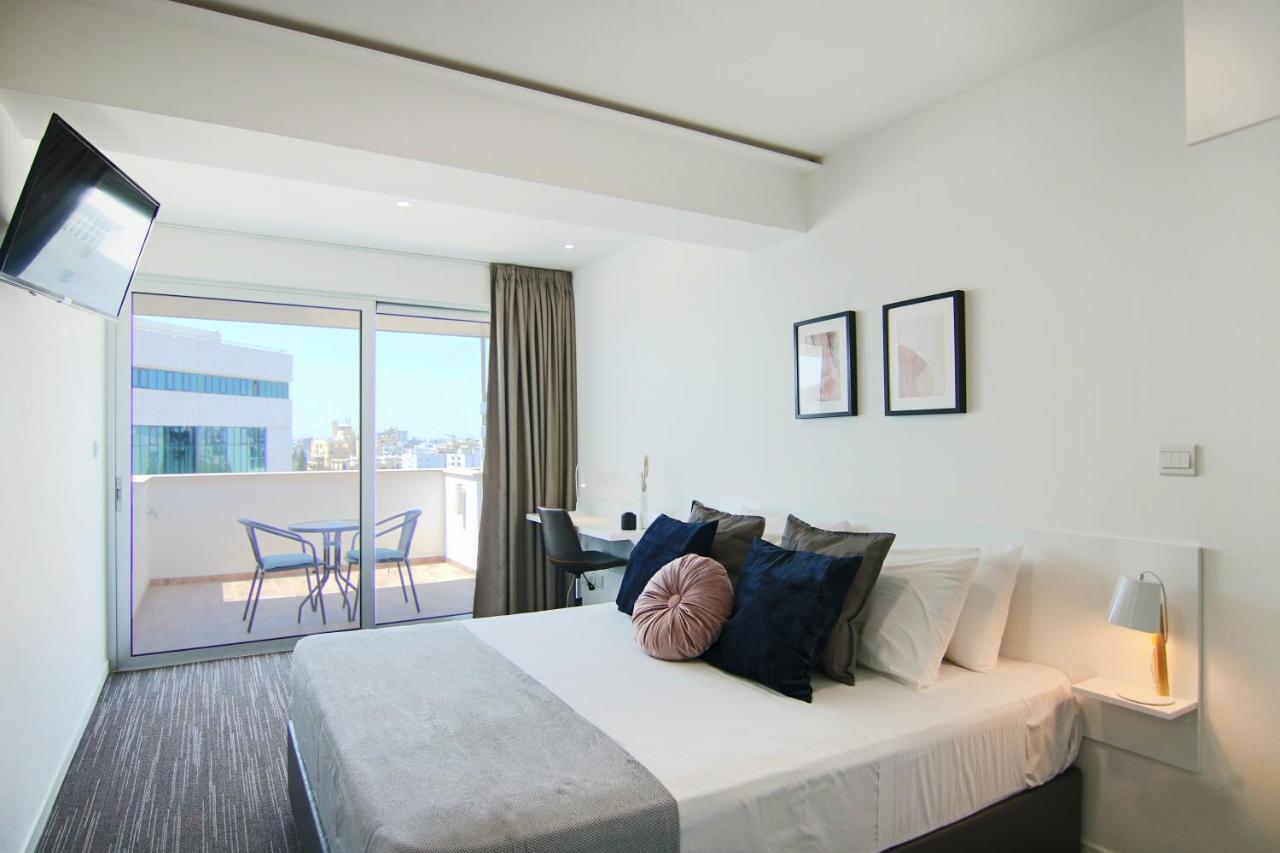 Phaedrus Living: Luxury Suite Nicosia 505 Buitenkant foto