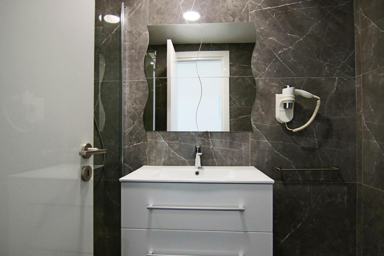 Phaedrus Living: Luxury Suite Nicosia 505 Buitenkant foto